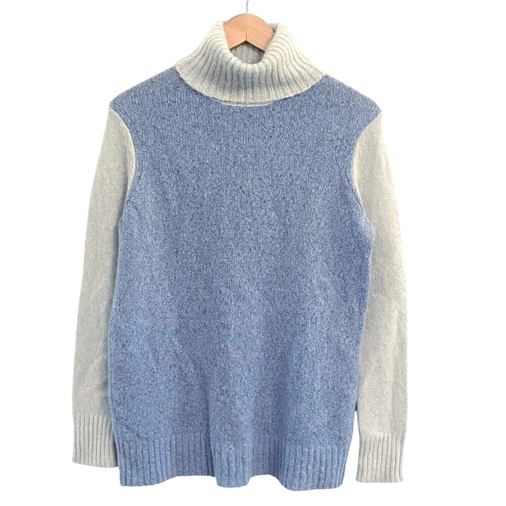 C By Bloomingdale's 100% Cashmere Turtleneck Sweater Womens Size XS Quiet luxury